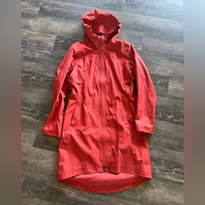 Lululemon rain rebel jacket size 4